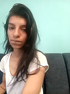 Snapshot of Ariell_Kieran chatting on 10/21/25, 05:56 Ariell Kieran online show from 10/21/25, 05:56