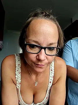 Fuxy-love69 online show from 06/02/26, 01:00