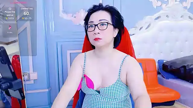 LucianaMe online show from 12/15/25, 02:17