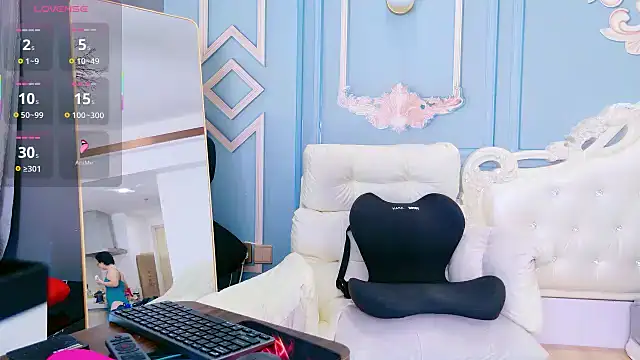 LucianaMe online show from 11/10/25, 02:27