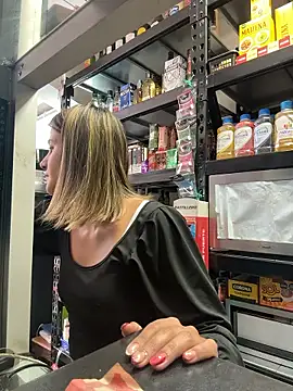 Snapshot of Andrea18_blonde chatting on 01/06/26, 03:49 Andrea18 blonde online show from 01/06/26, 03:49