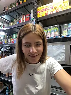 Snapshot of Andrea18_blonde chatting on 07/14/26, 07:42 Andrea18 blonde online show from 07/14/26, 07:42