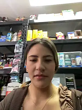 Snapshot of Andrea18_blonde chatting on 05/05/26, 03:15 Andrea18 blonde online show from 05/05/26, 03:15