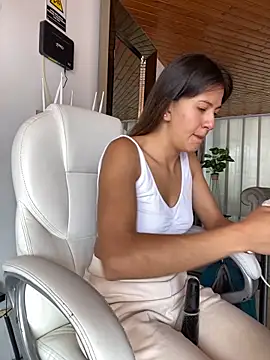 Andrea18 blonde online show from 09/17/25, 02:41