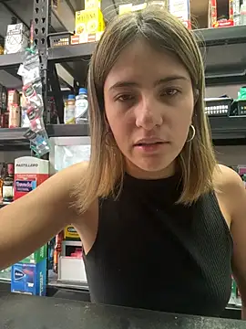 Snapshot of Andrea18_blonde chatting on 01/15/26, 04:43 Andrea18 blonde online show from 01/15/26, 04:43