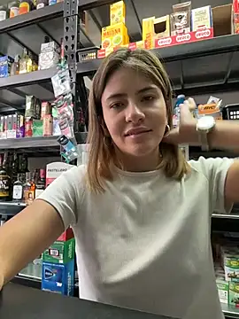 Snapshot of Andrea18_blonde chatting on 01/17/26, 03:48 Andrea18 blonde online show from 01/17/26, 03:48