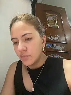 Snapshot of Andrea18_blonde chatting on 06/29/26, 05:23 Andrea18 blonde online show from 06/29/26, 05:23