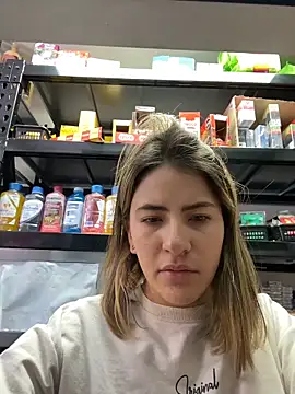 Snapshot of Andrea18_blonde chatting on 02/20/26, 05:15 Andrea18 blonde online show from 02/20/26, 05:15