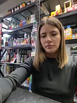 Snapshot of Andrea18_blonde chatting on 02/23/26, 04:40 Andrea18 blonde online show from 02/23/26, 04:40