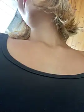 Andrea18 blonde online show from 11/20/25, 03:34