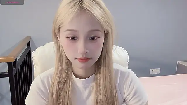 xunian71O online show from 10/14/25, 09:58