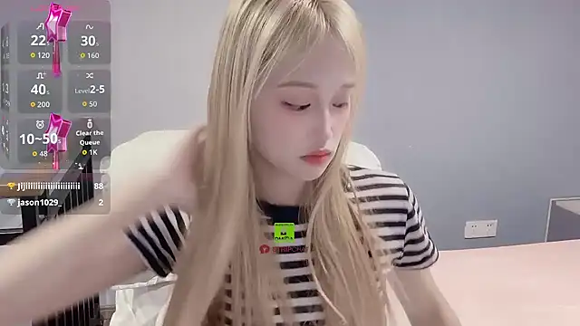 xunian71O online show from 10/04/25, 10:00