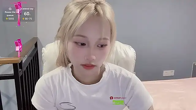 xunian71O online show from 09/30/25, 09:10