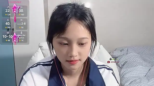 xunian71O online show from 02/21/25, 12:49