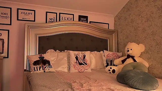 Amber Luna online show from 11/21/25, 12:26