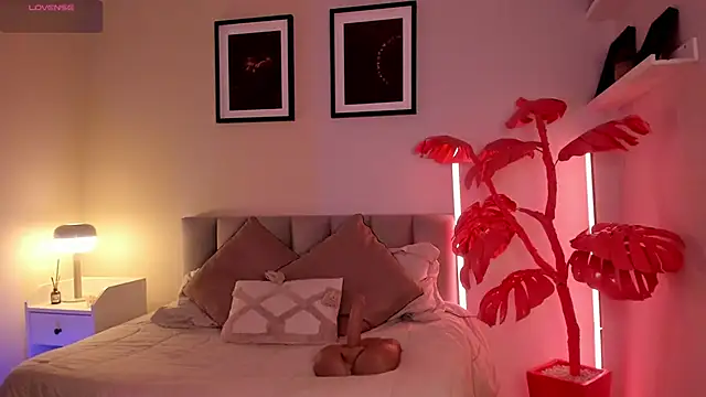 Gigi Strawberry online show from 03/22/26, 06:04