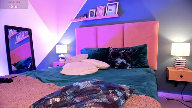 Gigi Strawberry online show from 12/20/25, 05:32