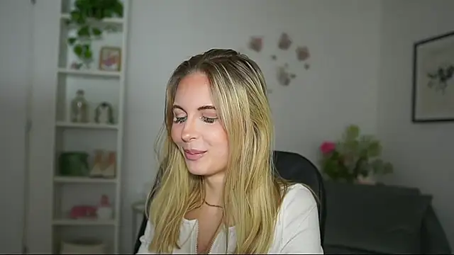 Snapshot of catecrago_ chatting on 02/28/25, 11:58 catecrago online show from 02/28/25, 11:58