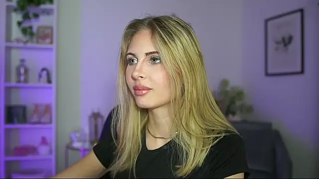 Snapshot of catecrago_ chatting on 02/25/25, 01:53 catecrago online show from 02/25/25, 01:53