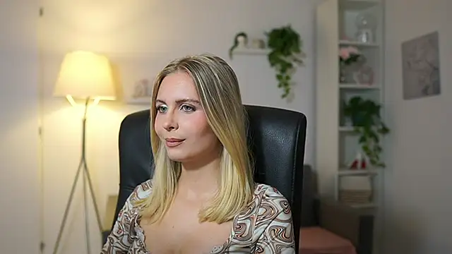 Snapshot of catecrago_ chatting on 10/08/25, 01:12 catecrago online show from 10/08/25, 01:12