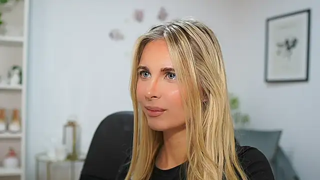 Snapshot of catecrago_ chatting on 03/19/25, 12:01 catecrago online show from 03/19/25, 12:01