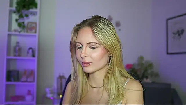 Snapshot of catecrago_ chatting on 02/26/25, 05:00 catecrago online show from 02/26/25, 05:00