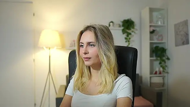 Snapshot of catecrago_ chatting on 11/06/25, 09:02 catecrago online show from 11/06/25, 09:02