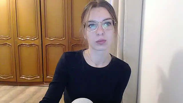 aurora lust online show from 11/18/25, 06:28