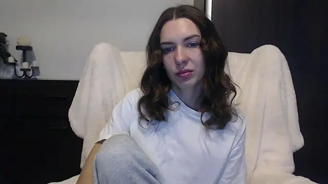 aurora lust online show from 10/23/25, 05:39