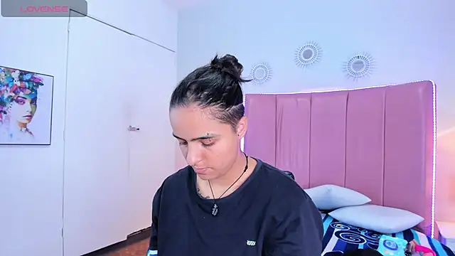 Liiam smith  online show from 10/24/25, 01:21