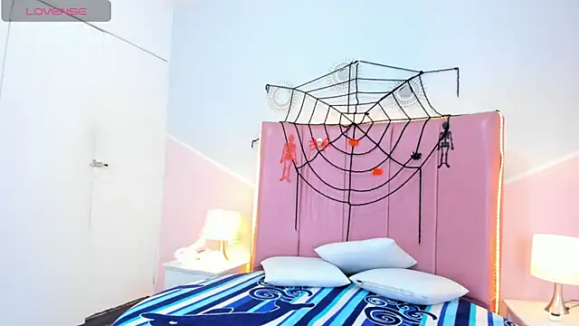 Liiam smith  online show from 10/29/25, 01:10