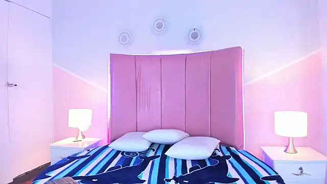 Liiam smith  online show from 10/21/25, 12:37