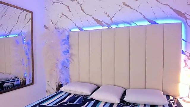 Liiam smith  online show from 11/01/25, 01:16