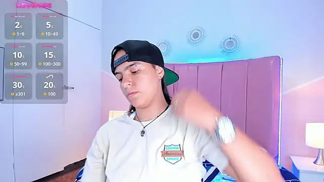 Liiam smith  online show from 10/26/25, 01:22