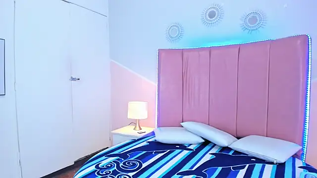 Liiam smith  online show from 12/14/25, 12:22