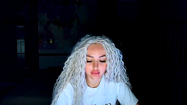 Snapshot of MissisCaty chatting on 09/14/25, 06:30 MissisCaty online show from 09/14/25, 06:30