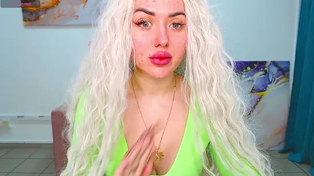 Snapshot of MissisCaty chatting on 03/13/25, 04:01 MissisCaty online show from 03/13/25, 04:01