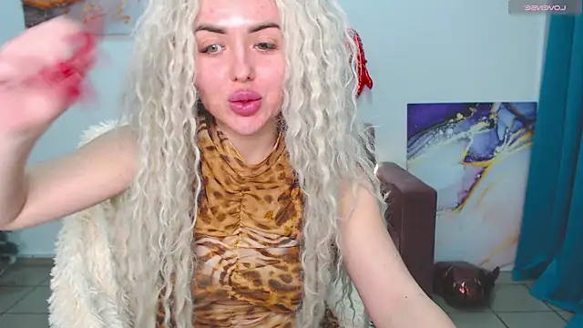 Snapshot of MissisCaty chatting on 02/26/25, 01:46 MissisCaty online show from 02/26/25, 01:46