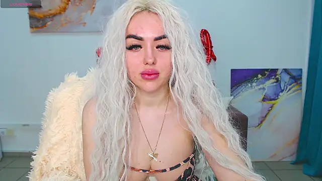 Snapshot of MissisCaty chatting on 03/15/25, 06:36 MissisCaty online show from 03/15/25, 06:36