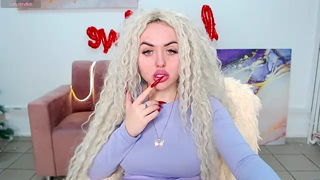 Snapshot of MissisCaty chatting on 02/20/25, 07:41 MissisCaty online show from 02/20/25, 07:41