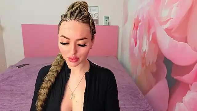 Snapshot of MissisCaty chatting on 09/26/25, 06:26 MissisCaty online show from 09/26/25, 06:26