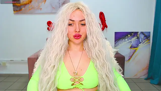 Snapshot of MissisCaty chatting on 03/13/25, 12:56 MissisCaty online show from 03/13/25, 12:56