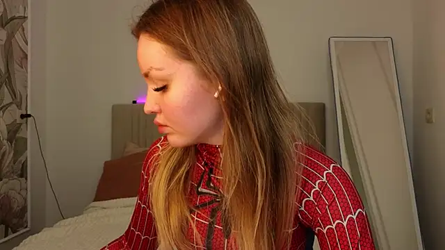 Lora Rosee online show from 09/19/25, 11:47