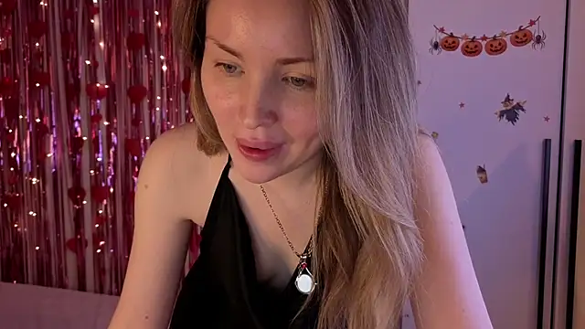 Lora Rosee online show from 05/31/26, 06:09
