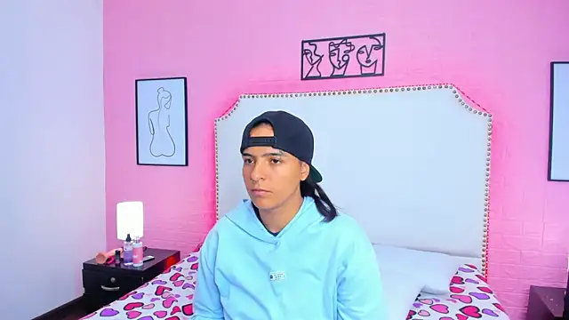  Emma whiitee  online show from 10/15/25, 12:35