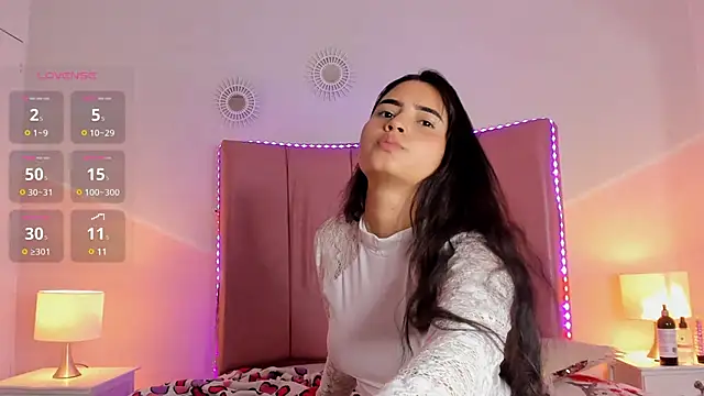  Emma whiitee  online show from 03/13/25, 04:01