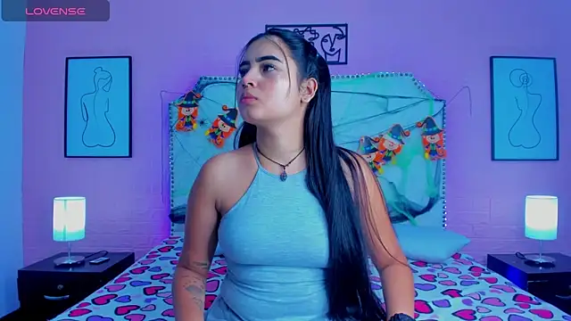  Emma whiitee  online show from 10/26/25, 01:00