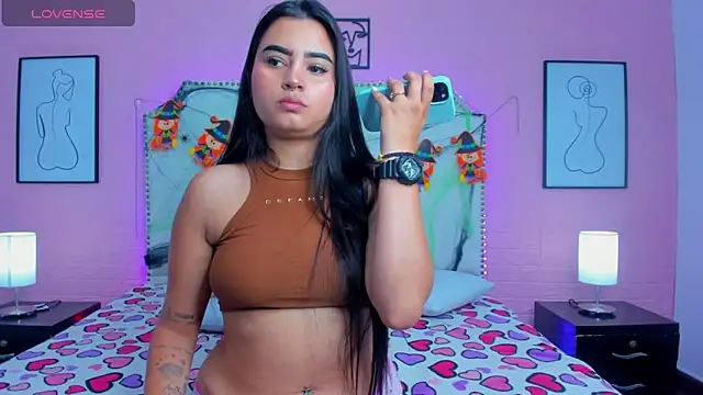  Emma whiitee  online show from 10/25/25, 12:39