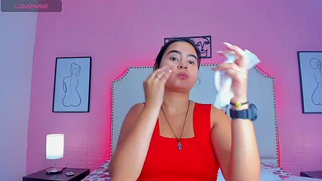  Emma whiitee  online show from 11/14/25, 01:15