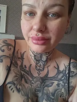 CannabisQueenn online show from 04/10/26, 07:04